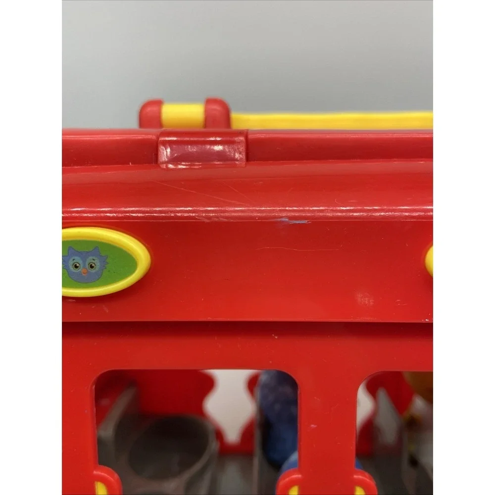Daniel Tiger's Neighborhood Musical Trolley Mister Roger's Bus Toy (4) Figures